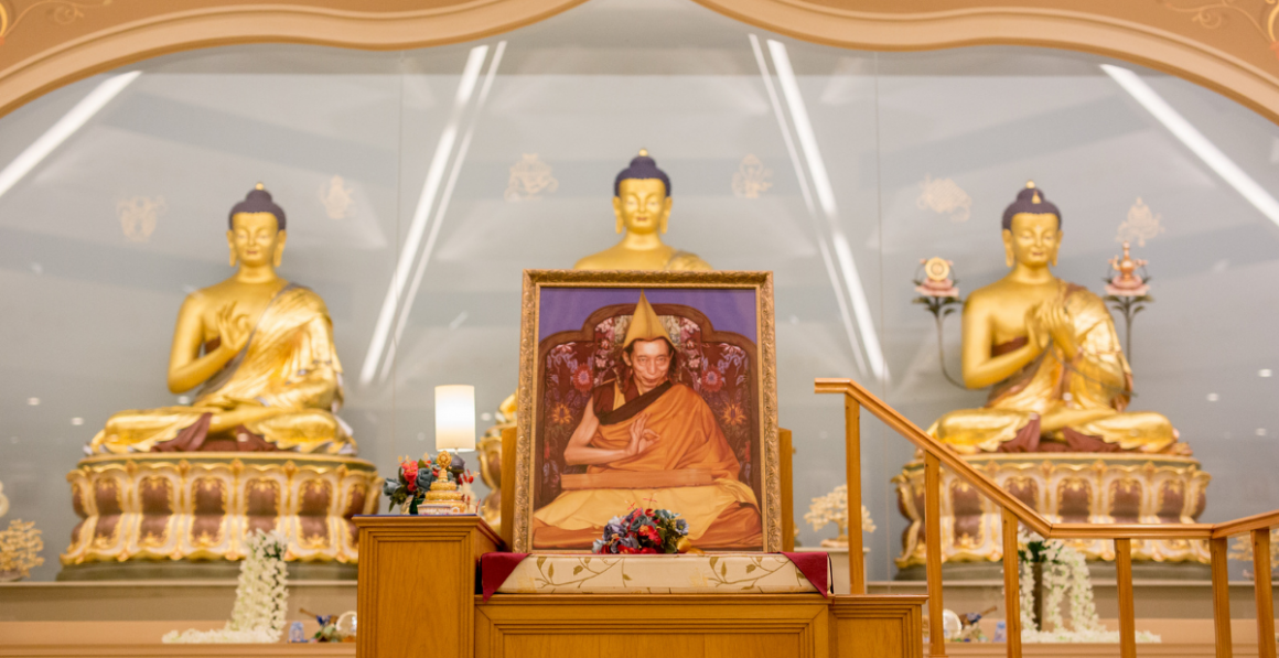 preces templo budista